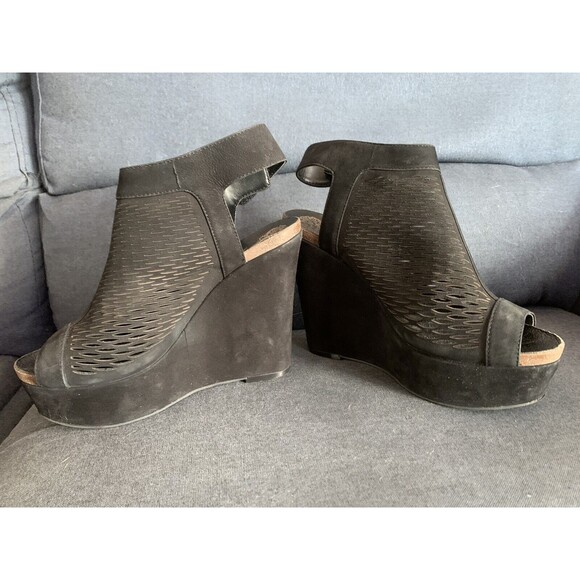 Vince Camuto VC Lavette Black Nubuck Perforated Peep Toe Block Heel Shoe Size 7 - Picture 7 of 12
